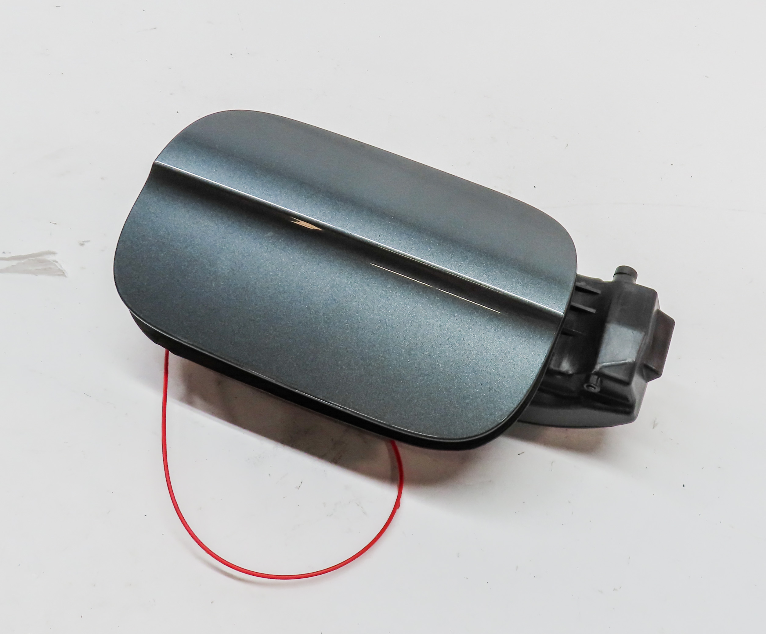 2010-2015 AUDI Q7 (4L) FUEL TANK DOOR LID COVER TRIM w/ HOUSING (Gray) — exact item pictured